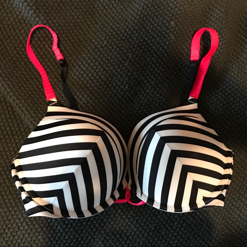 Victoria’s Secret Bombshell Plunge Bra 34C
